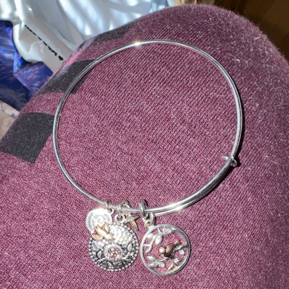 Stack of 9 mixed metal Charm Bangles - Layered Bracelet Set - Picture 5 of 10